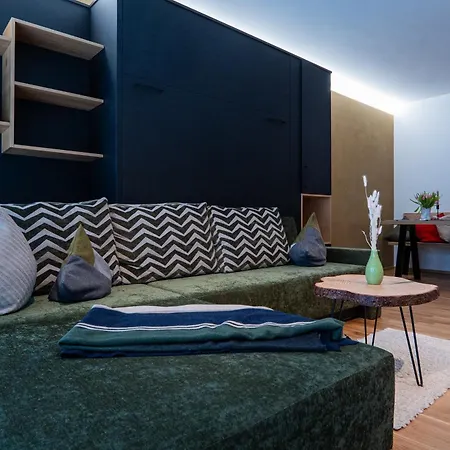 Larix Apartament *